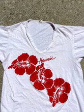 Load image into Gallery viewer, Vintage Hawaii Hibiscus Design V-Neck tshirt. Size Large.
