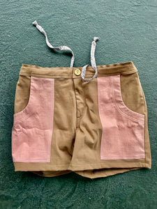 Sungodz'23 Walkshort in Driftwood Brown with Desert Rose Mauve Pockets.